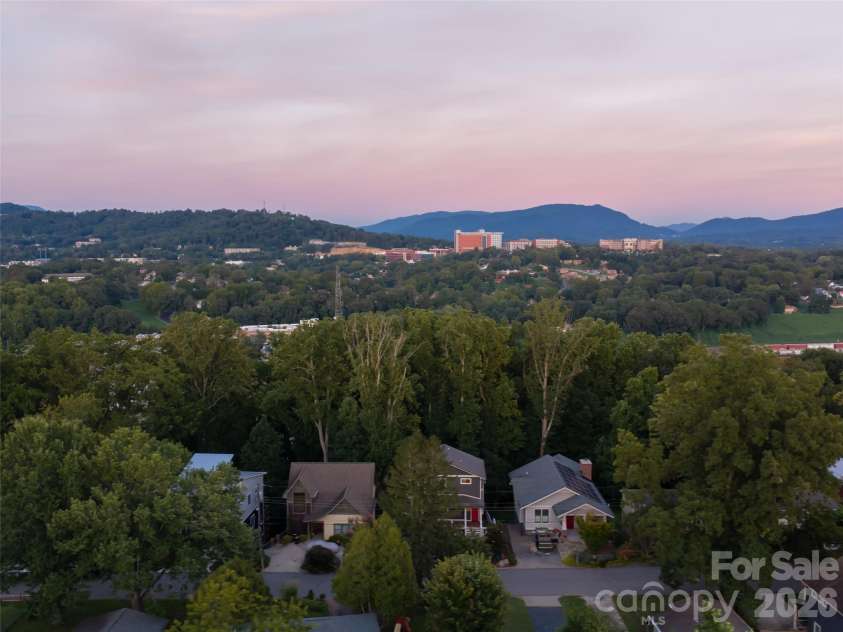 158 Riverview Drive, Asheville, NC 28806.  MLS# CAR4419025, YatesRealty ID 48590. 
