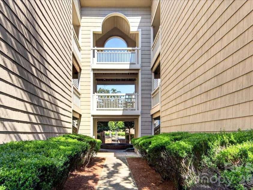 5011 Sharon Road, Charlotte, NC 28210.  MLS# CAR4419195, YatesRealty ID 48591. 