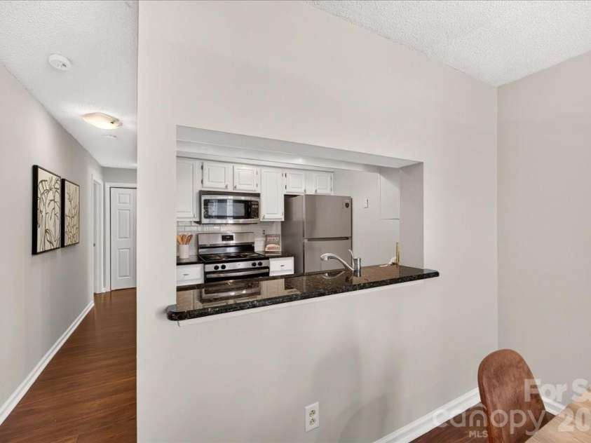 5011 Sharon Road, Charlotte, NC 28210.  MLS# CAR4419195, YatesRealty ID 48591. 