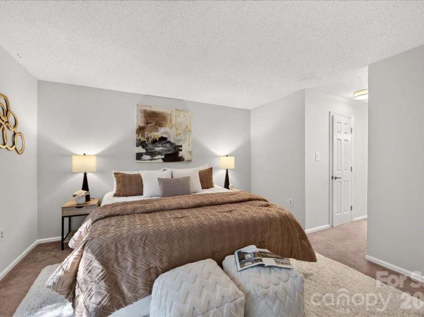 5011 Sharon Road, Charlotte, NC 28210.  MLS# CAR4419195, YatesRealty ID 48591. 