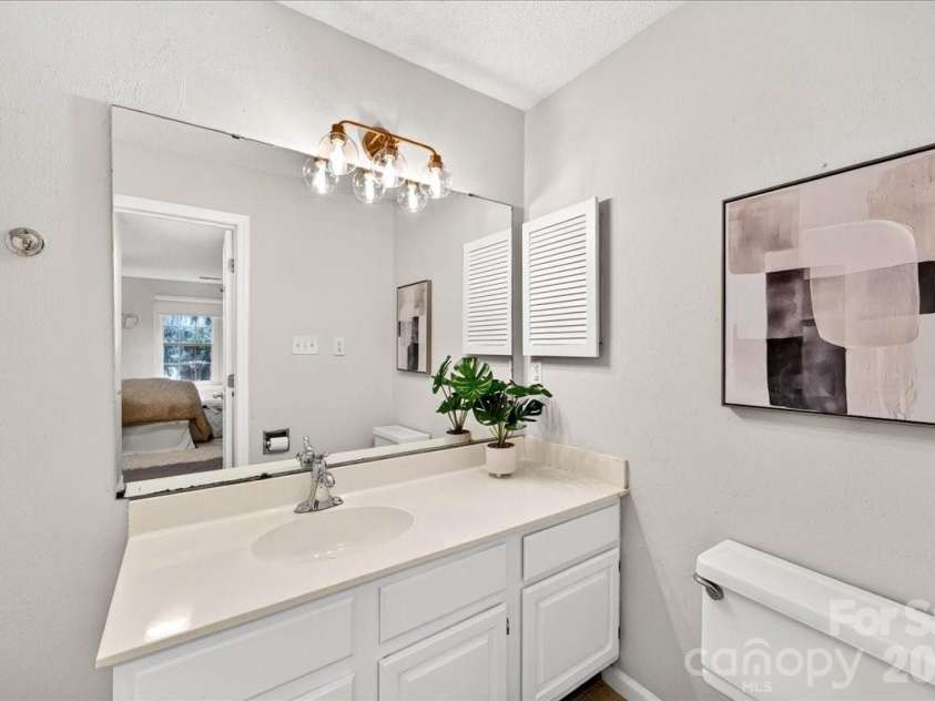 5011 Sharon Road, Charlotte, NC 28210.  MLS# CAR4419195, YatesRealty ID 48591. 