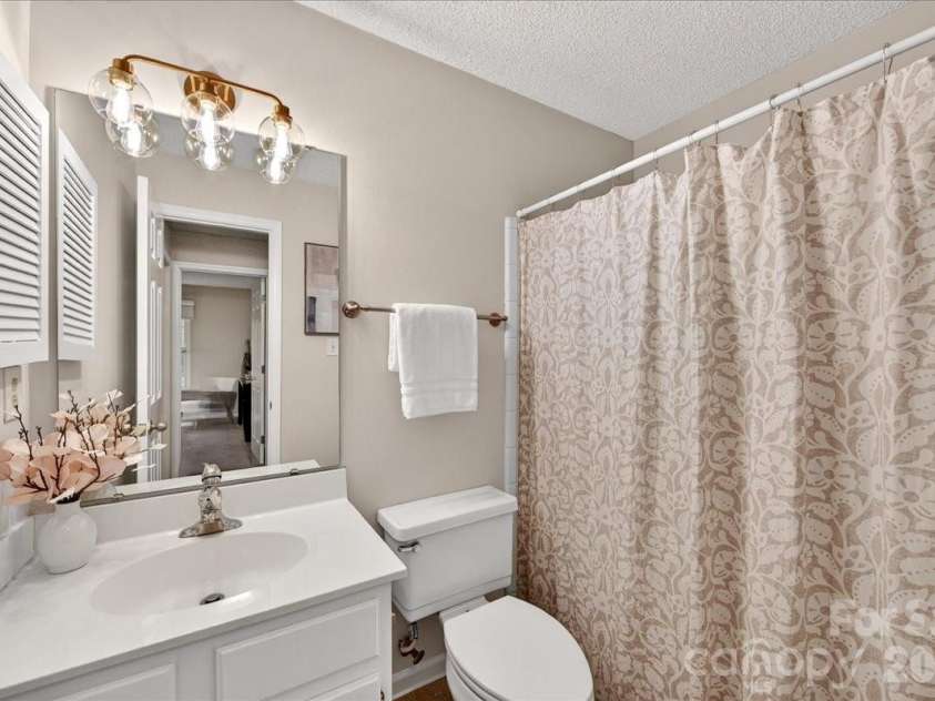 5011 Sharon Road, Charlotte, NC 28210.  MLS# CAR4419195, YatesRealty ID 48591. 