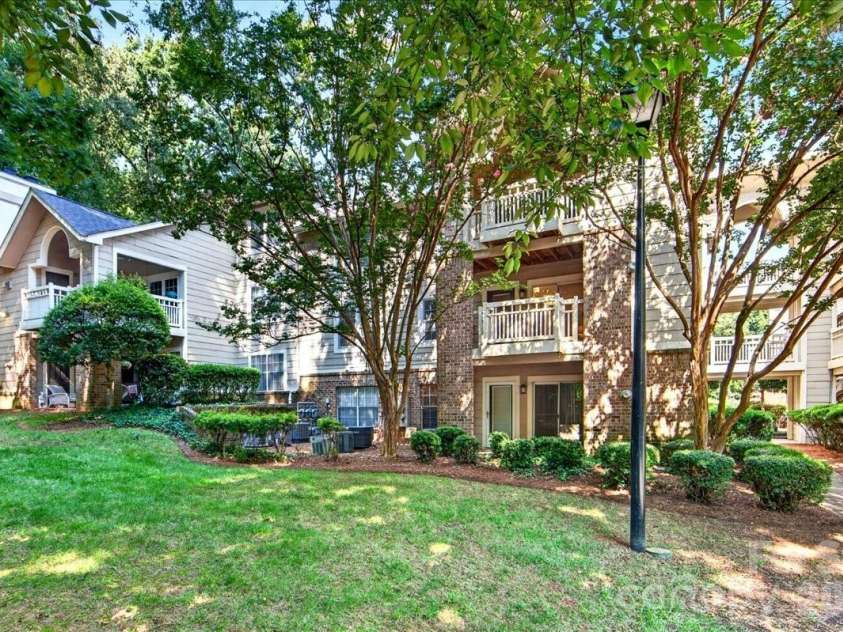 5011 Sharon Road, Charlotte, NC 28210.  MLS# CAR4419195, YatesRealty ID 48591. 