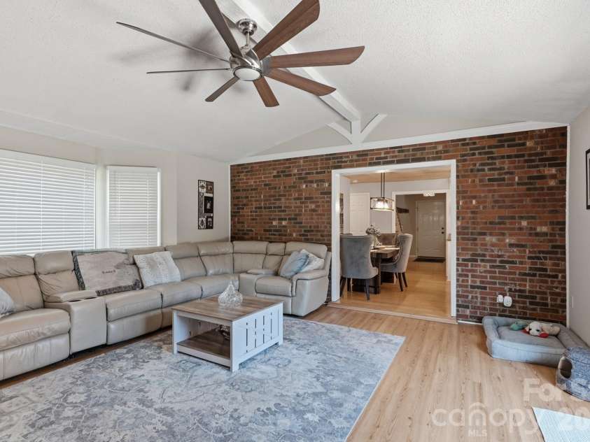 126 Fox Fire Run, Gastonia, NC 28052.  MLS# CAR4420501, YatesRealty ID 48593. 