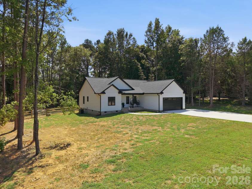 275 Jacobs Drive, Salisbury, NC 28144.  MLS# CAR4421246, YatesRealty ID 48596. 