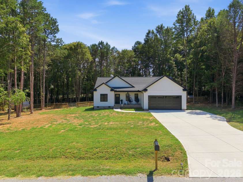 275 Jacobs Drive, Salisbury, NC 28144.  MLS# CAR4421246, YatesRealty ID 48596. 