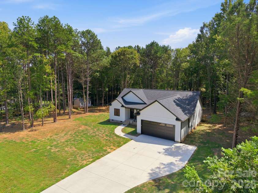 275 Jacobs Drive, Salisbury, NC 28144.  MLS# CAR4421246, YatesRealty ID 48596. 