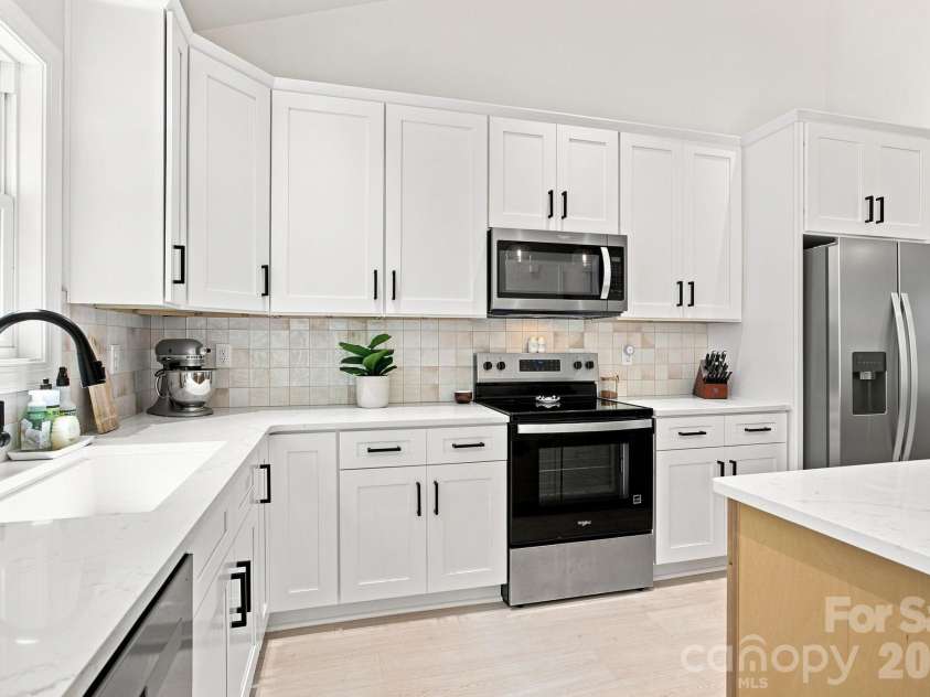 275 Jacobs Drive, Salisbury, NC 28144.  MLS# CAR4421246, YatesRealty ID 48596. 