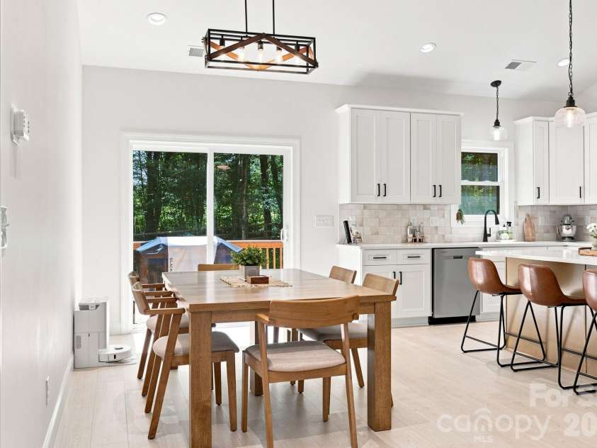 275 Jacobs Drive, Salisbury, NC 28144.  MLS# CAR4421246, YatesRealty ID 48596. 