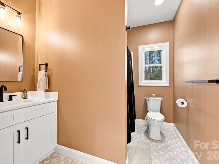 275 Jacobs Drive, Salisbury, NC 28144.  MLS# CAR4421246, YatesRealty ID 48596. 