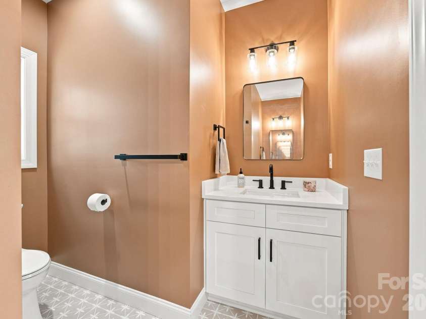275 Jacobs Drive, Salisbury, NC 28144.  MLS# CAR4421246, YatesRealty ID 48596. 