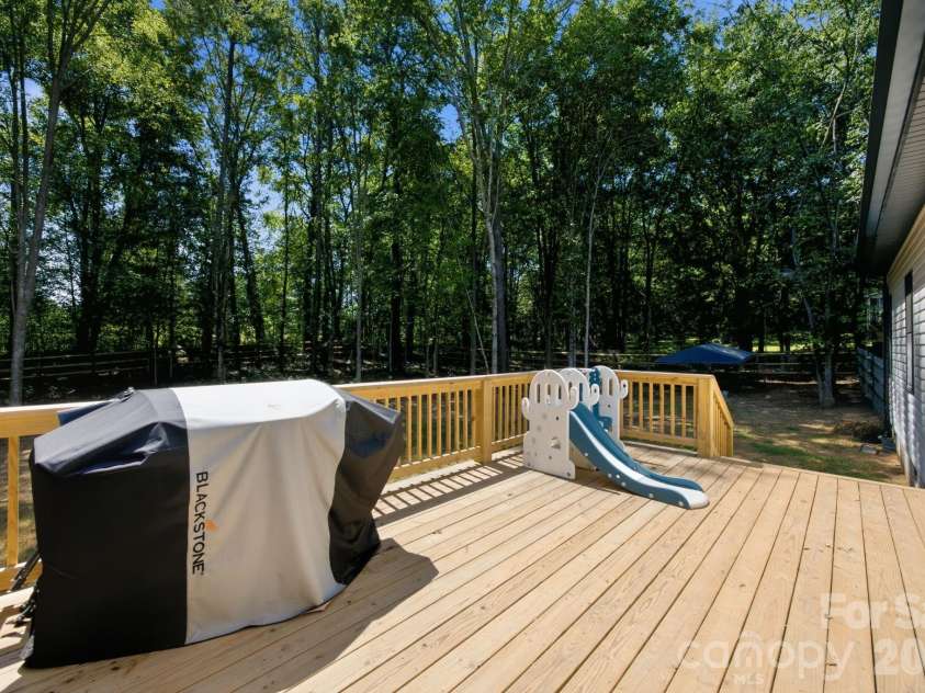 275 Jacobs Drive, Salisbury, NC 28144.  MLS# CAR4421246, YatesRealty ID 48596. 