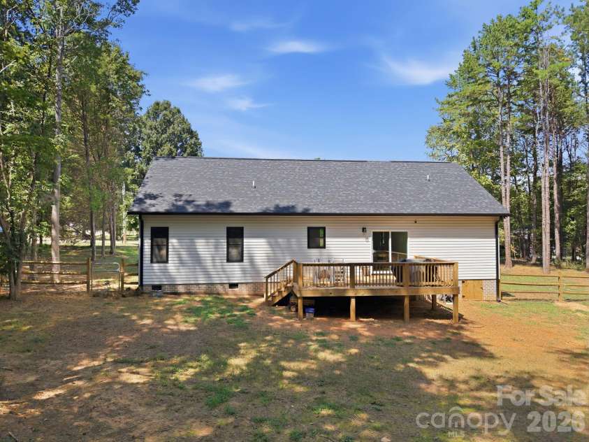 275 Jacobs Drive, Salisbury, NC 28144.  MLS# CAR4421246, YatesRealty ID 48596. 