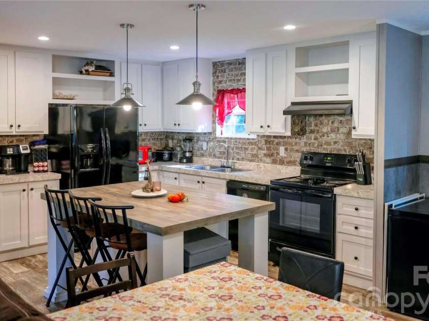 30 & 32 Skyland Circle, Asheville, NC 28804.  MLS# CAR4421300, YatesRealty ID 48597. Kitchen
