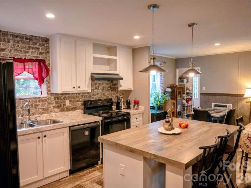 30 & 32 Skyland Circle, Asheville, NC 28804.  MLS# CAR4421300, YatesRealty ID 48597. Kitchen