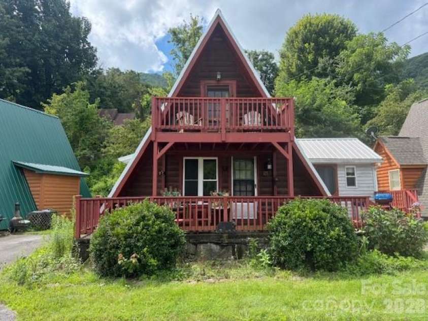56 Chateau Lane, Maggie Valley, NC 28751.  MLS# CAR4414194, YatesRealty ID 48598. 