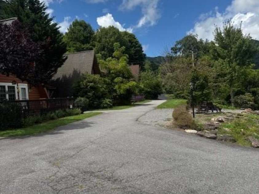 56 Chateau Lane, Maggie Valley, NC 28751.  MLS# CAR4414194, YatesRealty ID 48598. 