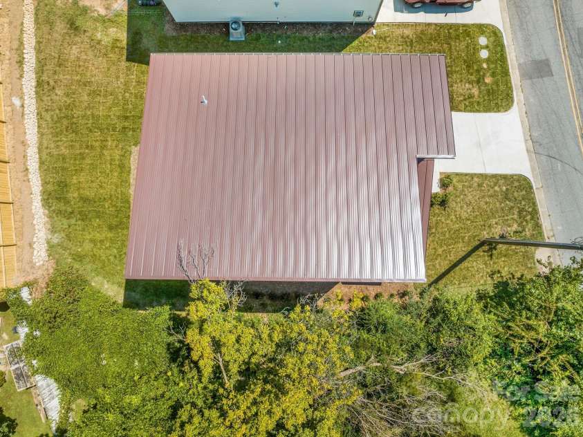 138 Shiloh Road, Asheville, NC 28803.  MLS# CAR4420583, YatesRealty ID 48599. 