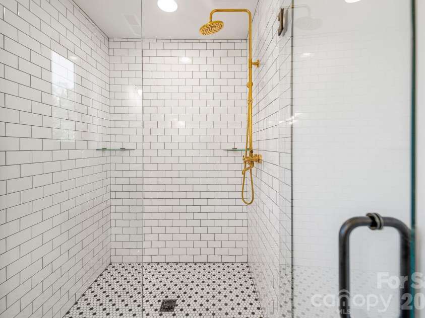 138 Shiloh Road, Asheville, NC 28803.  MLS# CAR4420583, YatesRealty ID 48599. Incredible Walk-in Shower