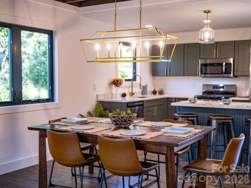 138 Shiloh Road, Asheville, NC 28803.  MLS# CAR4420583, YatesRealty ID 48599. Lovely Kitchen and Dining Finishes