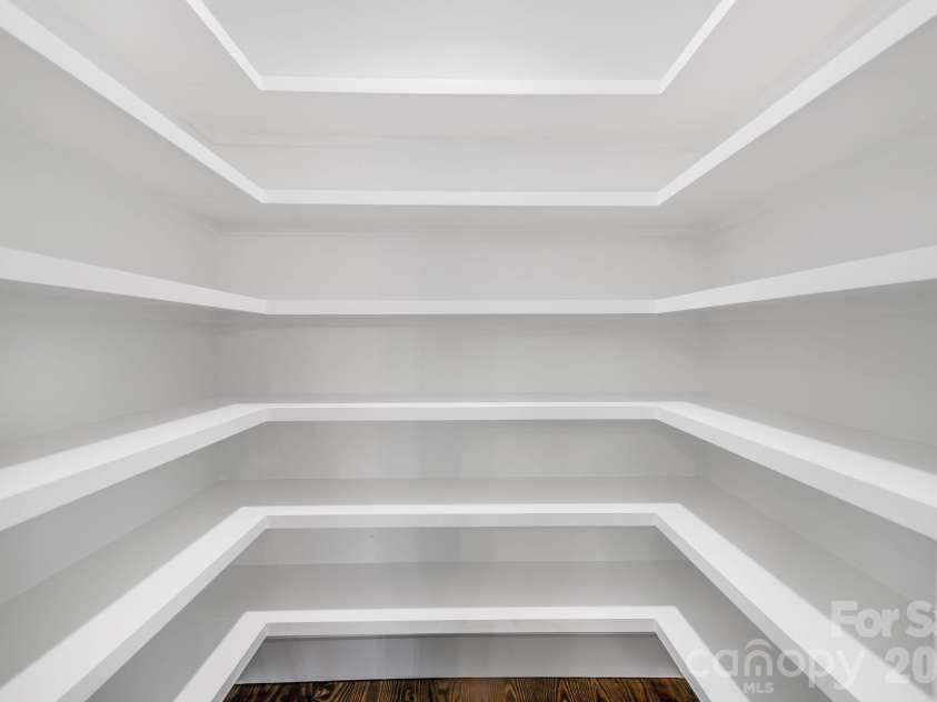 138 Shiloh Road, Asheville, NC 28803.  MLS# CAR4420583, YatesRealty ID 48599. Walk-in Pantry