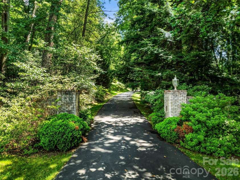 150 Rainbow View Drive, Fletcher, NC 28732.  MLS# CAR4399161, YatesRealty ID 486. 