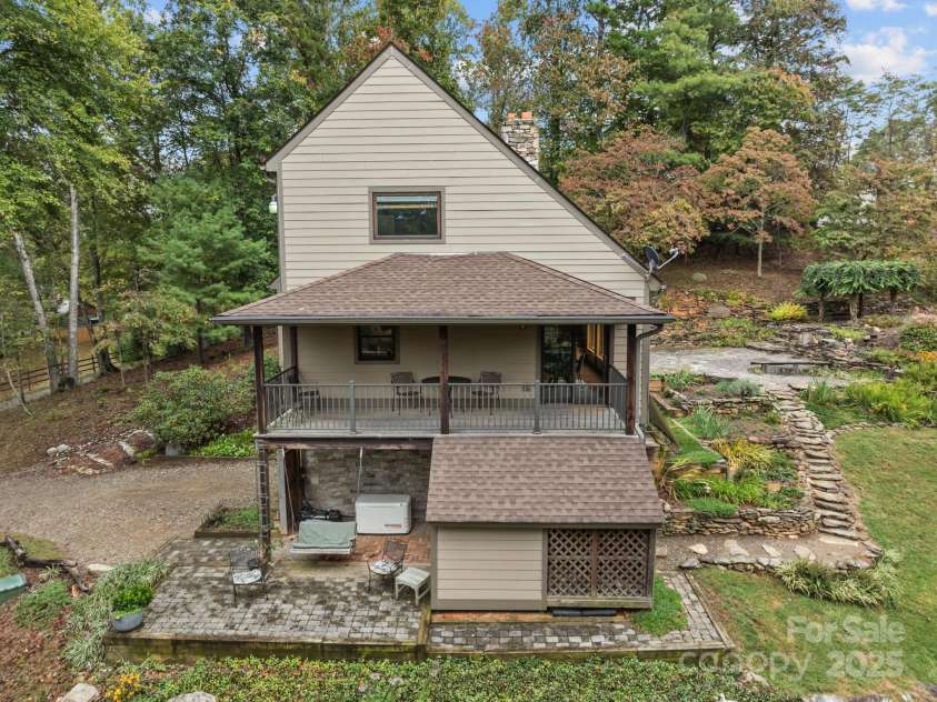 71 Kuykendall Branch, Asheville, NC 28804.  MLS# CAR4293308, YatesRealty ID 4860. 
