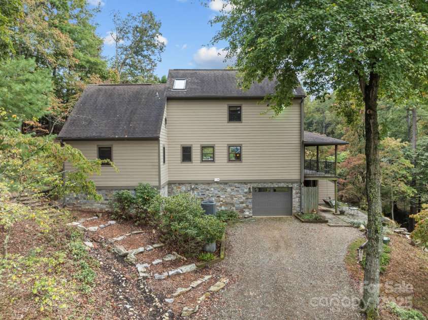 71 Kuykendall Branch, Asheville, NC 28804.  MLS# CAR4293308, YatesRealty ID 4860. 