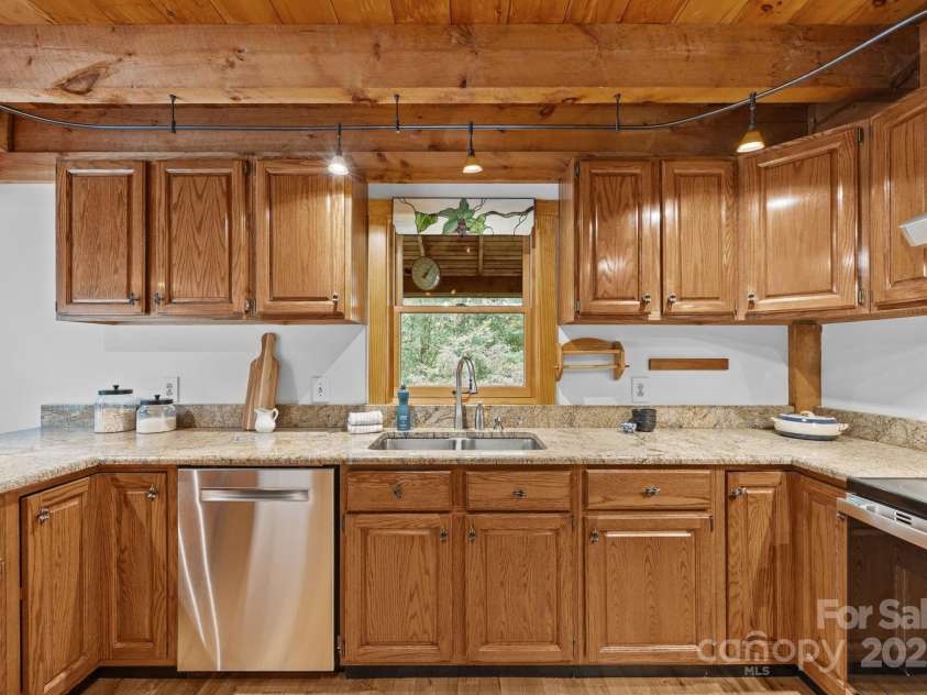 71 Kuykendall Branch, Asheville, NC 28804.  MLS# CAR4293308, YatesRealty ID 4860. 