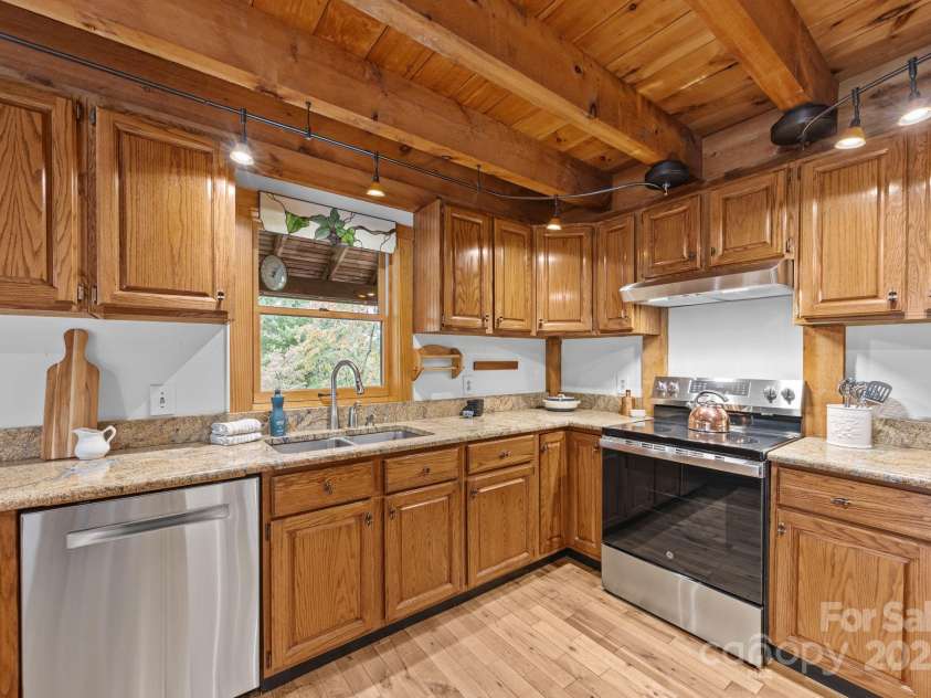 71 Kuykendall Branch, Asheville, NC 28804.  MLS# CAR4293308, YatesRealty ID 4860. 