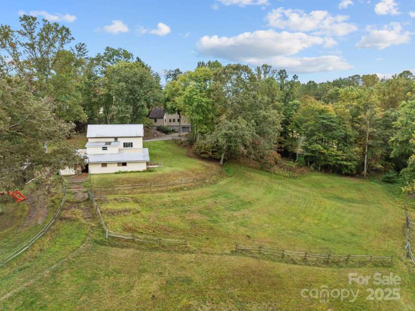 71 Kuykendall Branch, Asheville, NC 28804.  MLS# CAR4293308, YatesRealty ID 4860. 