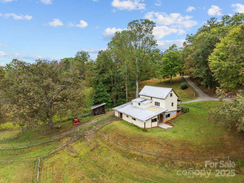 71 Kuykendall Branch, Asheville, NC 28804.  MLS# CAR4293308, YatesRealty ID 4860. 