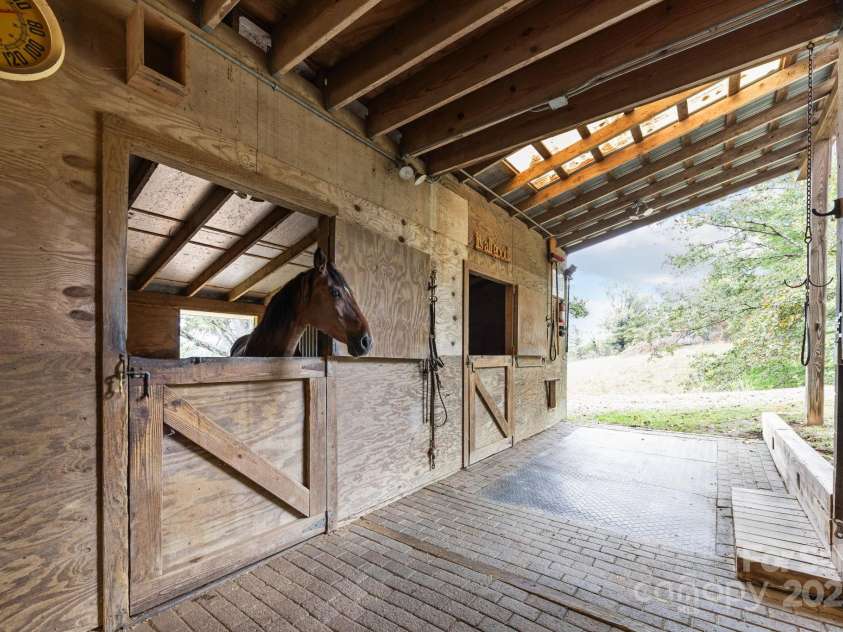 71 Kuykendall Branch, Asheville, NC 28804.  MLS# CAR4293308, YatesRealty ID 4860. Brick paver center isle with cross ties and wash station