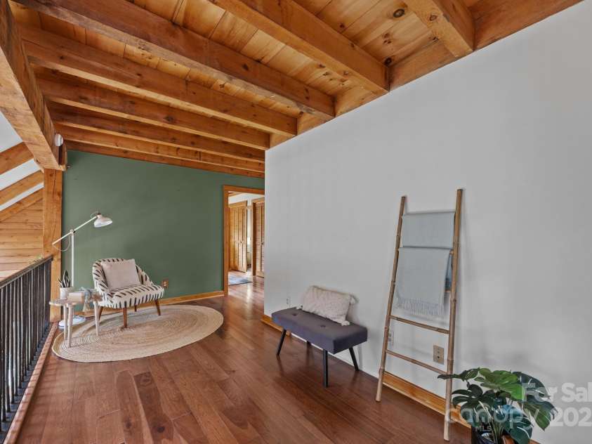 71 Kuykendall Branch, Asheville, NC 28804.  MLS# CAR4293308, YatesRealty ID 4860. Sitting area off primary bedroom