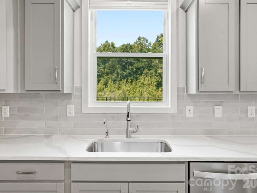 1060 Merganser Way, Indian Trail, NC 28079.  MLS# CAR4417669, YatesRealty ID 48601. Chef's Dream Kitchen