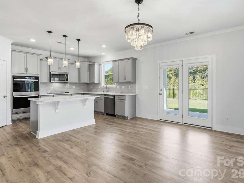 1060 Merganser Way, Indian Trail, NC 28079.  MLS# CAR4417669, YatesRealty ID 48601. Chef's Dream Kitchen