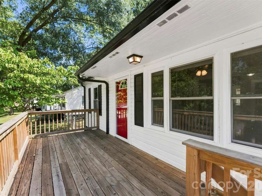 816 Weldon Street, Gastonia, NC 28052.  MLS# CAR4420977, YatesRealty ID 48602. 