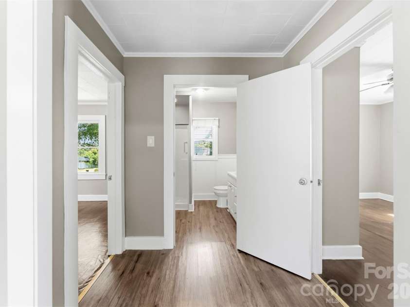 816 Weldon Street, Gastonia, NC 28052.  MLS# CAR4420977, YatesRealty ID 48602. 