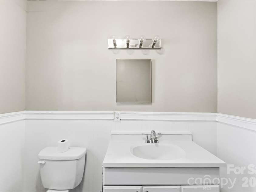 816 Weldon Street, Gastonia, NC 28052.  MLS# CAR4420977, YatesRealty ID 48602. 