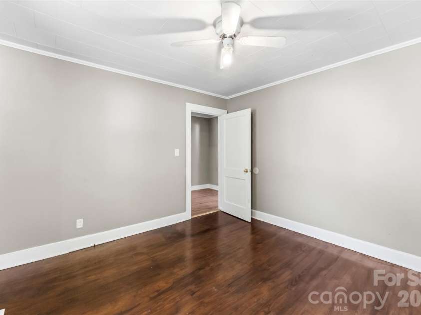 816 Weldon Street, Gastonia, NC 28052.  MLS# CAR4420977, YatesRealty ID 48602. 