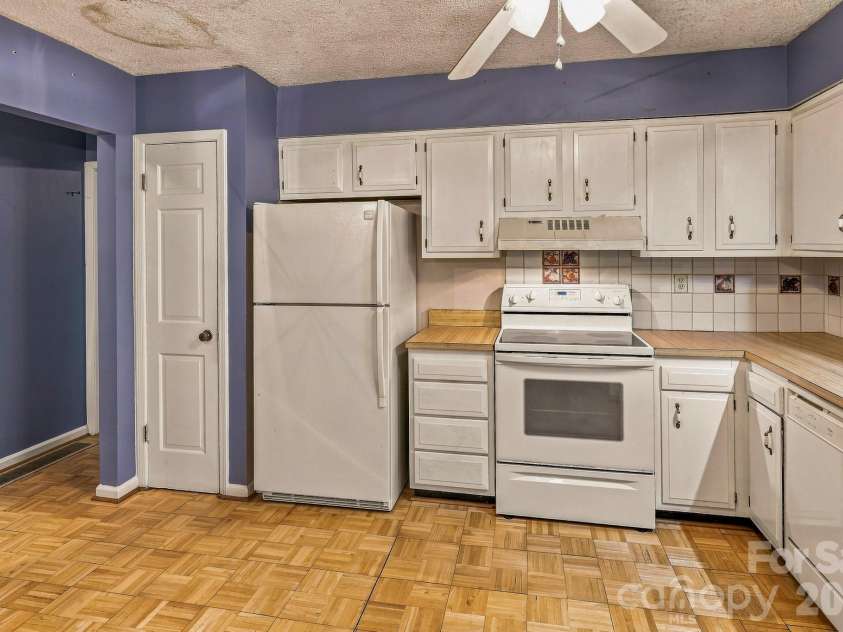 51 Rising Meadow Lane, Mills River, NC 28759.  MLS# CAR4417388, YatesRealty ID 48604. 