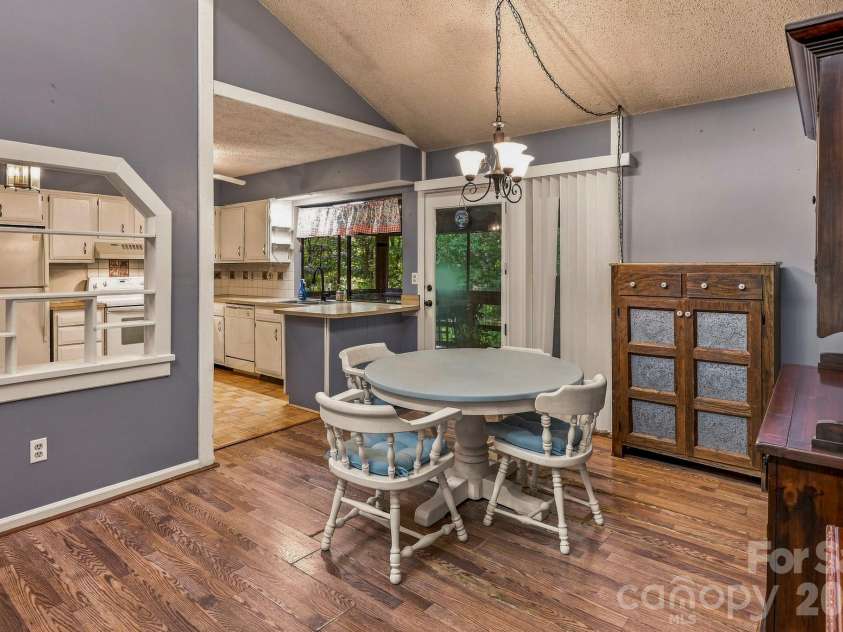 51 Rising Meadow Lane, Mills River, NC 28759.  MLS# CAR4417388, YatesRealty ID 48604. 
