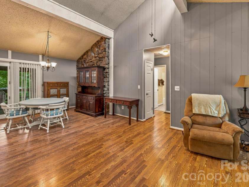 51 Rising Meadow Lane, Mills River, NC 28759.  MLS# CAR4417388, YatesRealty ID 48604. 