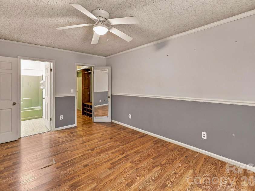 51 Rising Meadow Lane, Mills River, NC 28759.  MLS# CAR4417388, YatesRealty ID 48604. 