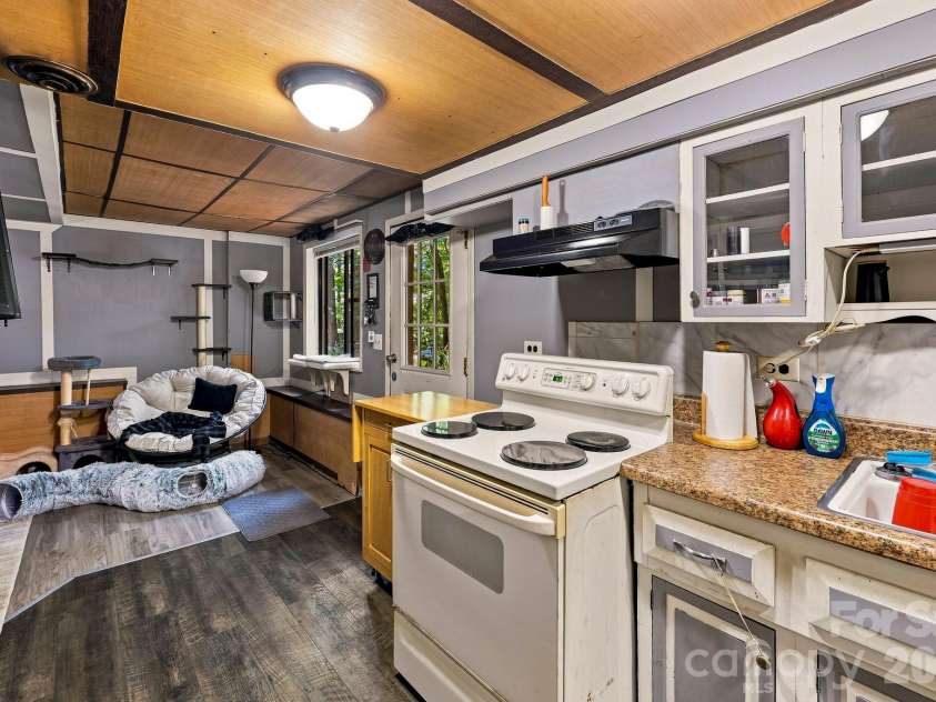 51 Rising Meadow Lane, Mills River, NC 28759.  MLS# CAR4417388, YatesRealty ID 48604. 