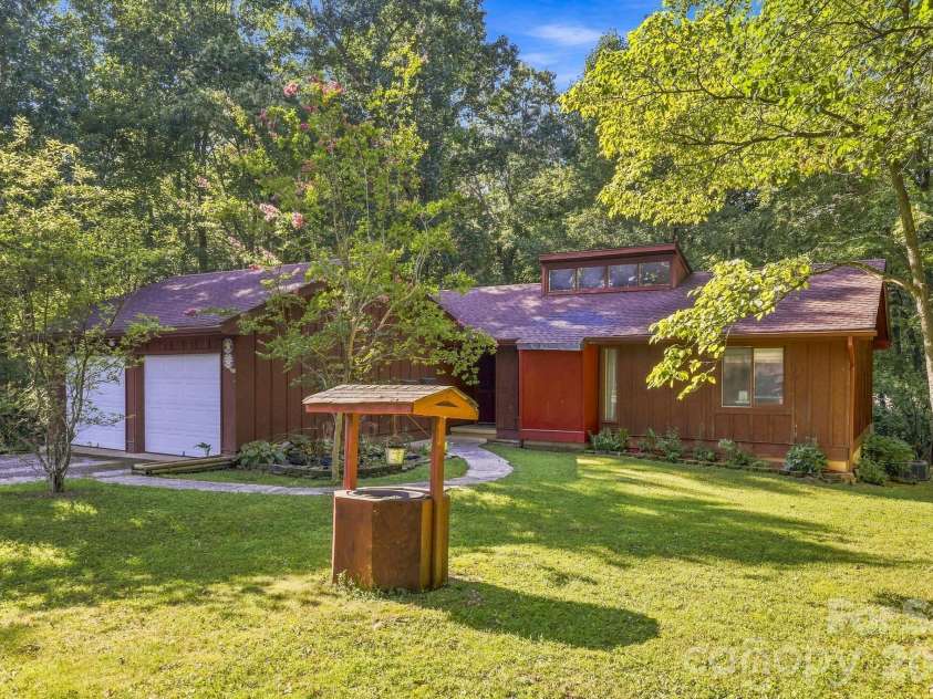 51 Rising Meadow Lane, Mills River, NC 28759.  MLS# CAR4417388, YatesRealty ID 48604. 