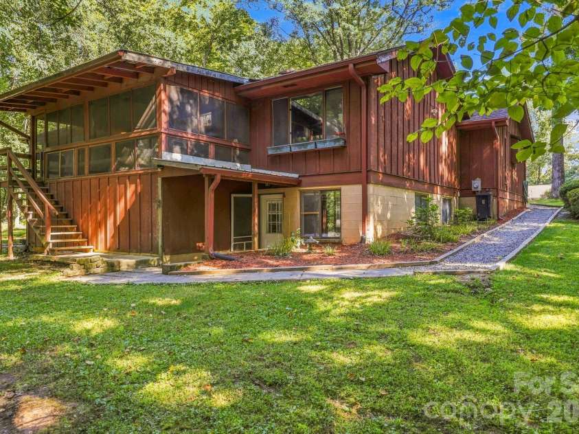 51 Rising Meadow Lane, Mills River, NC 28759.  MLS# CAR4417388, YatesRealty ID 48604. 