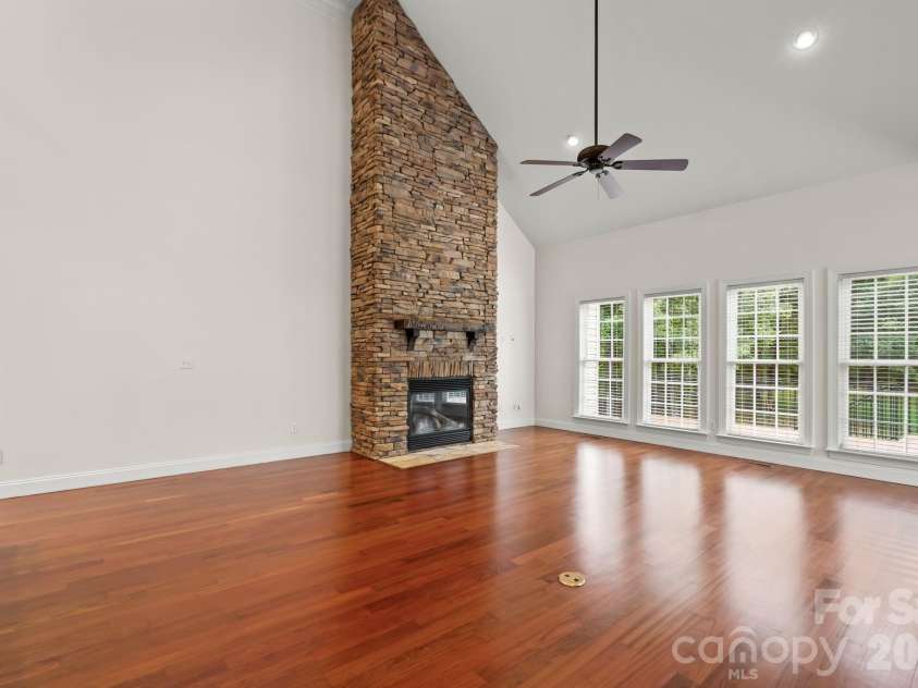 3321 Lower Lake Road, Thomasville, NC 27360.  MLS# CAR4421402, YatesRealty ID 48607. 
