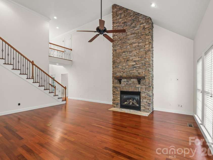 3321 Lower Lake Road, Thomasville, NC 27360.  MLS# CAR4421402, YatesRealty ID 48607. 