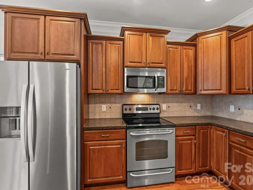 3321 Lower Lake Road, Thomasville, NC 27360.  MLS# CAR4421402, YatesRealty ID 48607. 